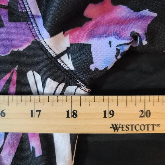 Volcom Womens small graffiti zip hoodie - Picture 5 of 8